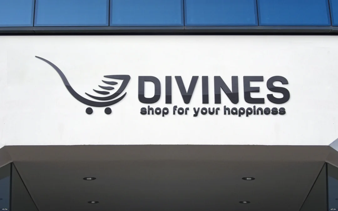 DIVINES